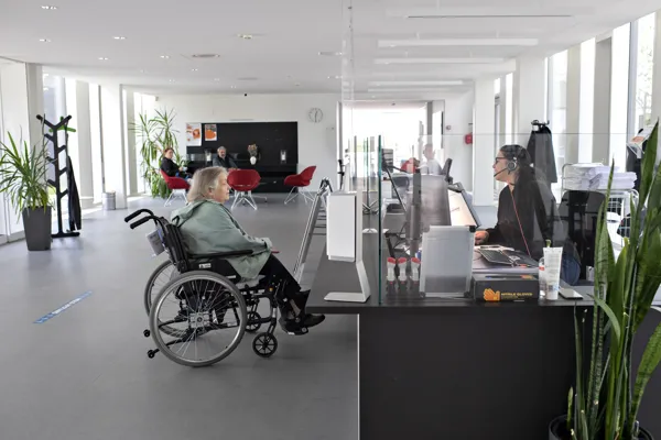 En patient i receptionen.